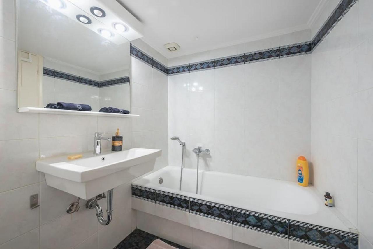 Central 3Br Apartment Next To Panormou Metro! Athene Buitenkant foto